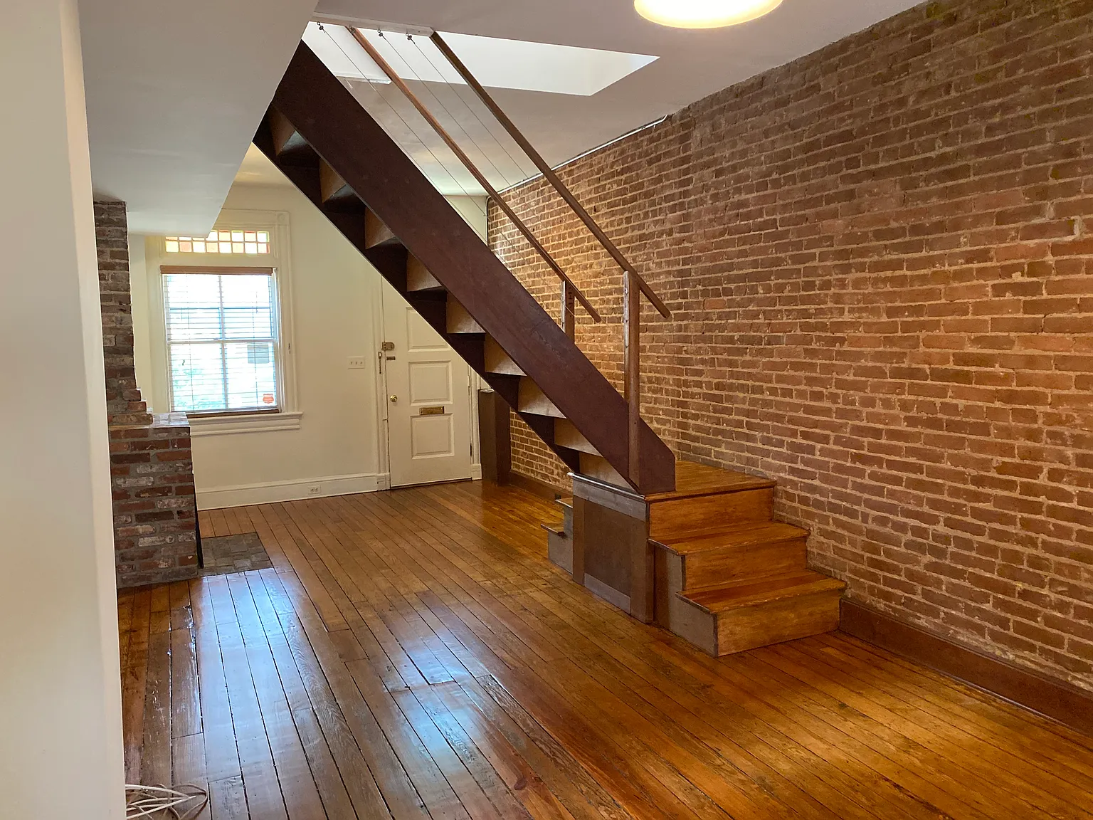 2 bed, 1400 sqft, $2,500 — Photo 2