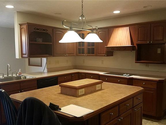 5th image of 1049 Woodland Meadows Dr