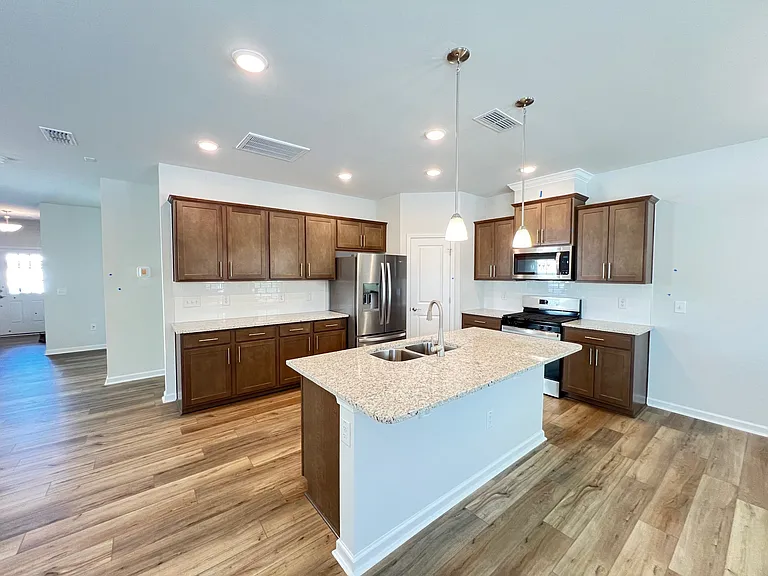 510 Donnegal Farm Dr — Photo 2