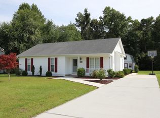 114 Jordan Ln, Hampstead, NC 28443