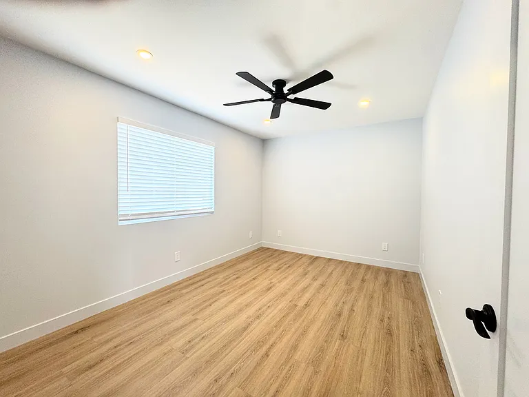 1921 Colonia Pl — Photo 8