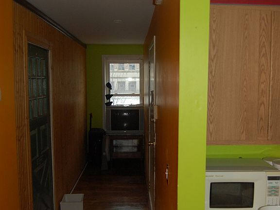 FL 1, entry hallway