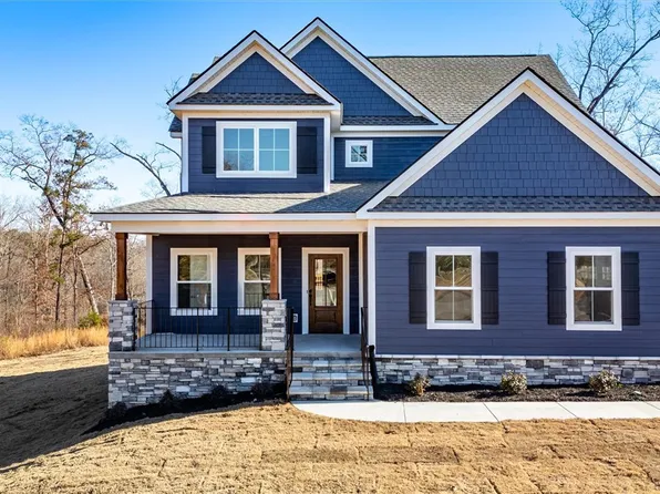 408 Falcons Lair West Dr, Walhalla, SC 29691