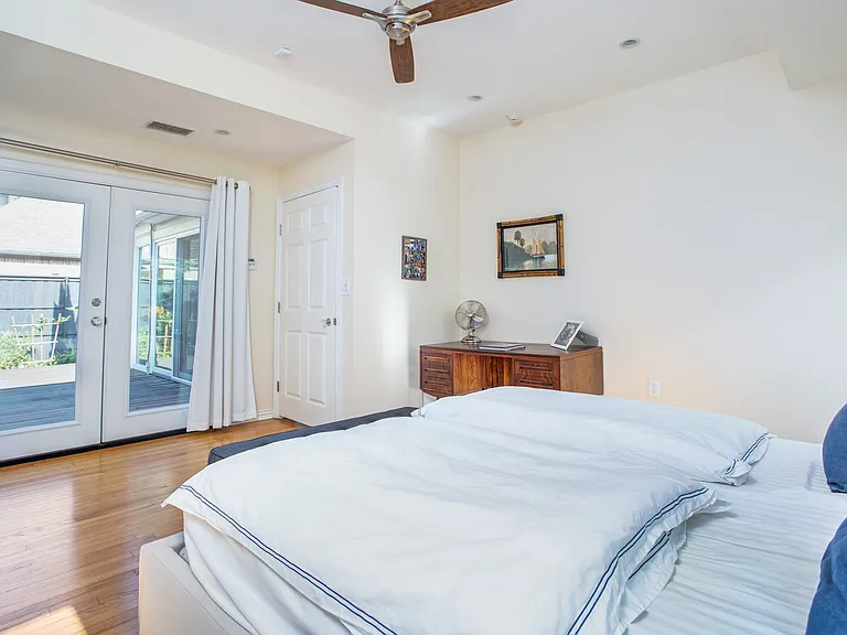 4641 Belclaire Ave — Photo 11