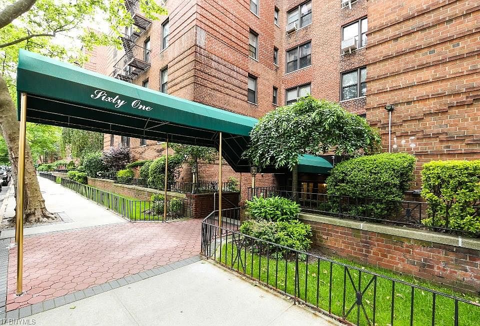 1st image of 61 Oliver St APT 2X