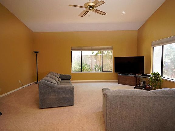 3rd image of 678 Cullivan Dr