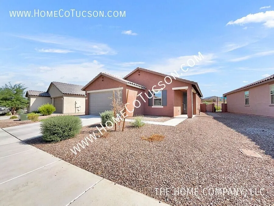 Modern Comfort and Style at 5560 W Tumacacori Trail Newly Built 3-Bedroom Home in Tucson — Photo 2