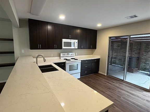 5th image of 8807 Belle Glen Dr