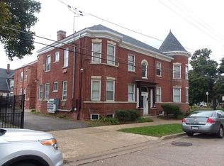 379 Du Page St APT 5, Elgin, IL 60120