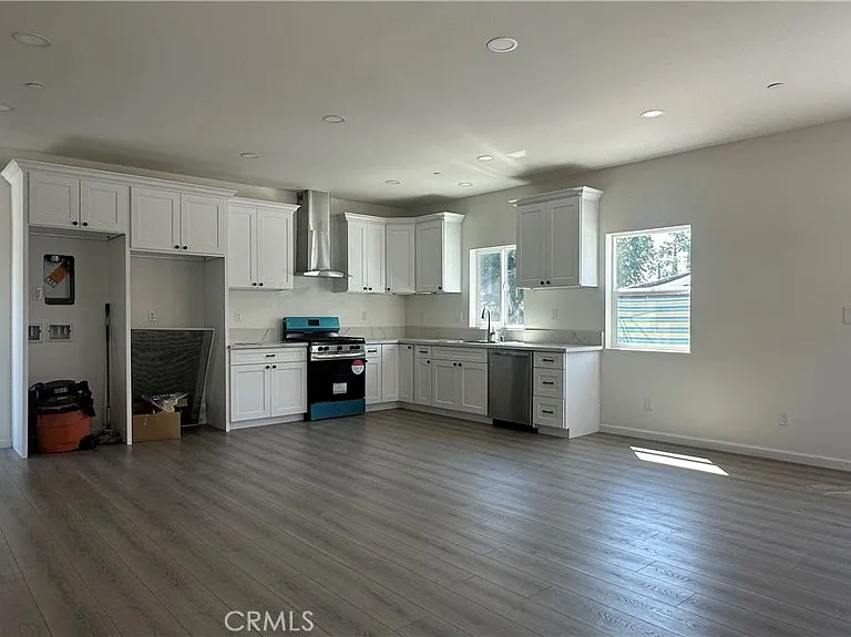115 Owens — Photo 3