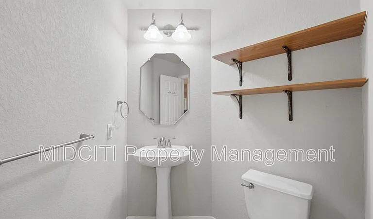 842 Santa Cruz — Photo 25
