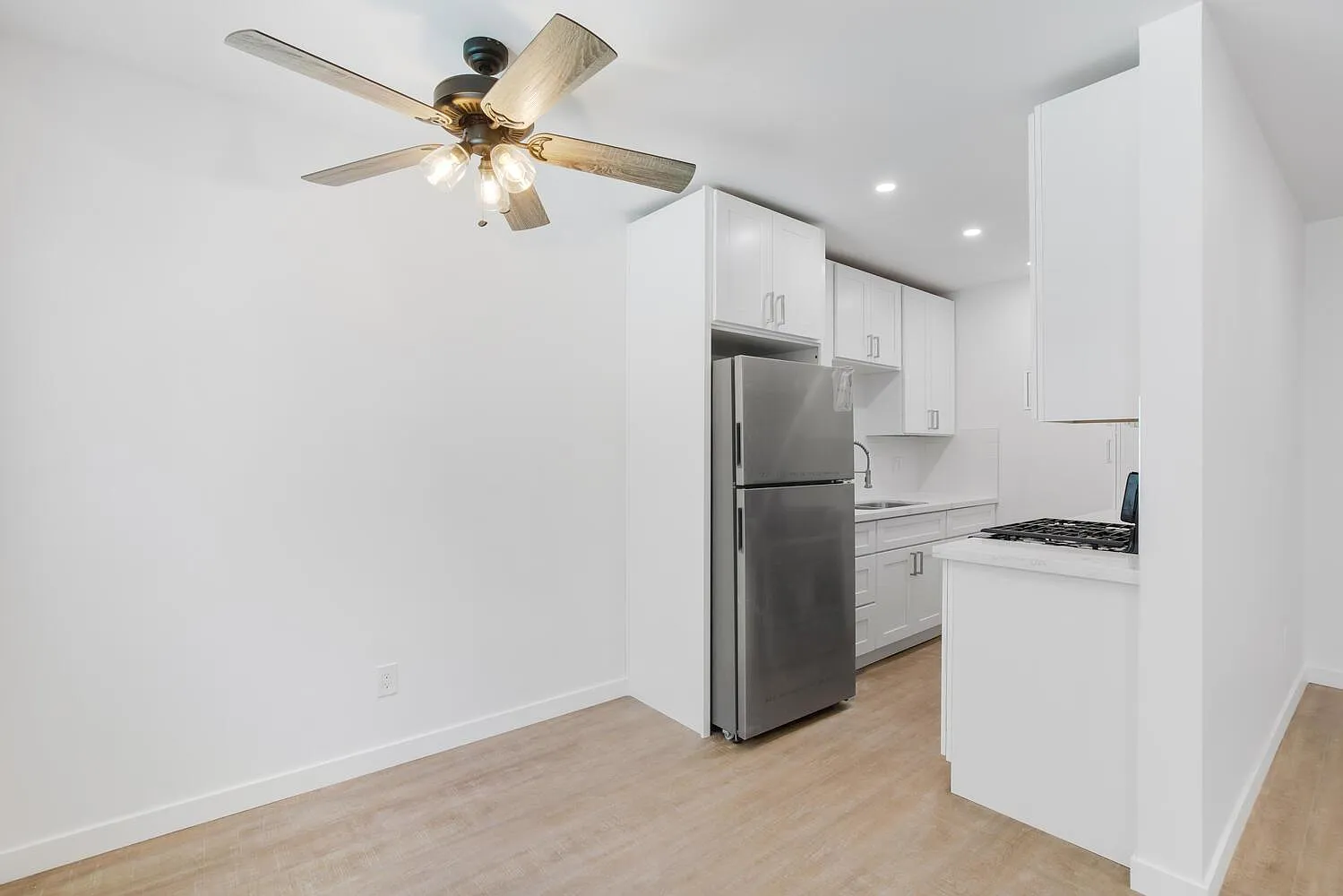 1 bed, 690 sqft, $2,095 — Photo 3