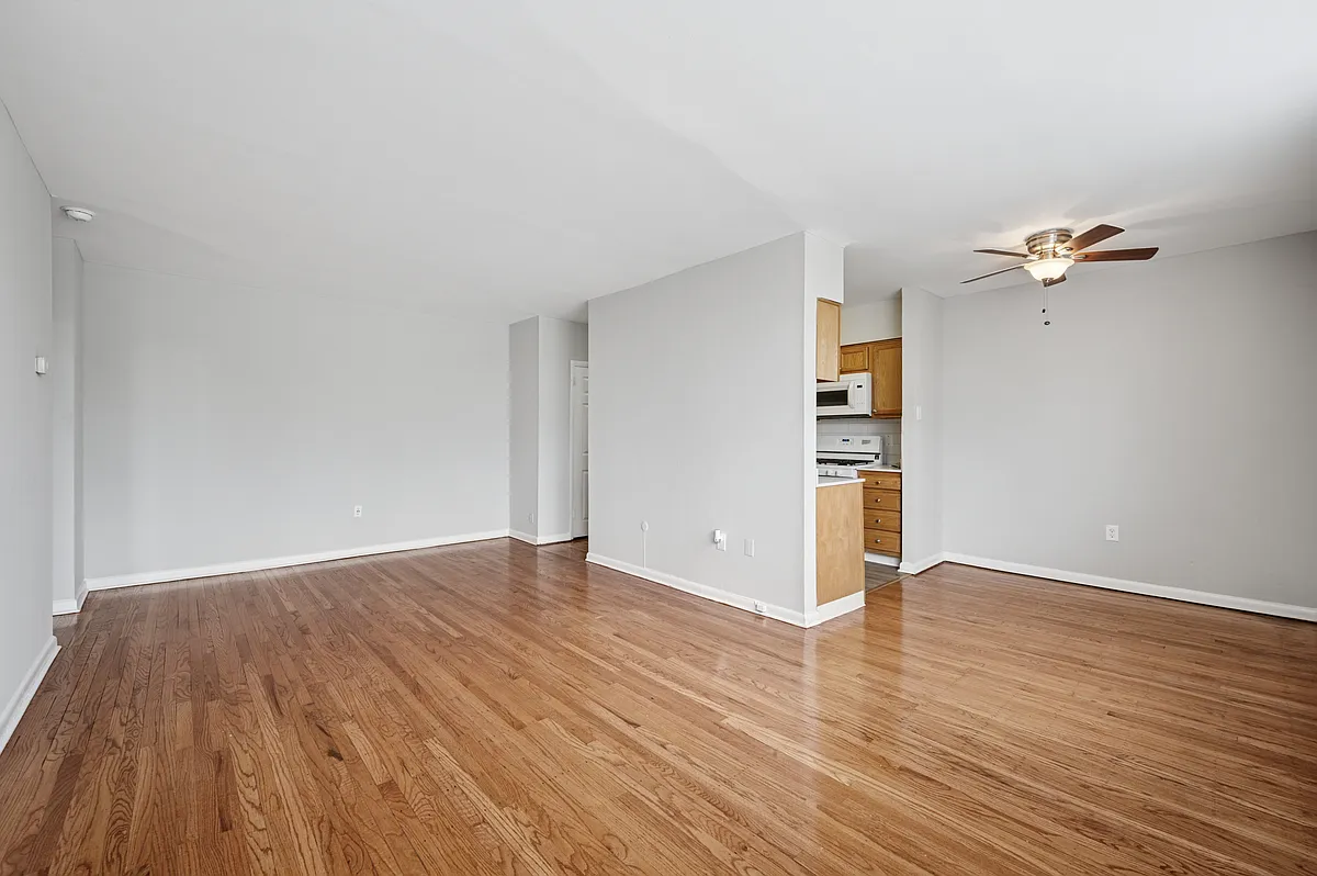 Building Photo - Willow Bend Apartments