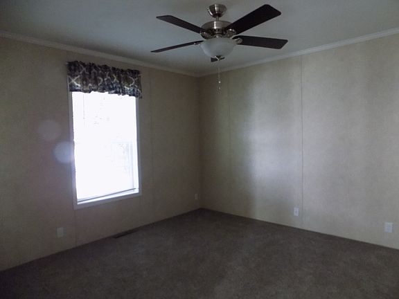 4th image of 38 Goldfinch Dr