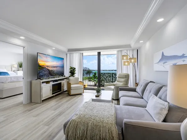 5600 N Flagler Drive #209, West Palm Beach, FL 33407