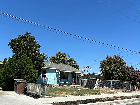 3rd image of 19926 Geer Ave