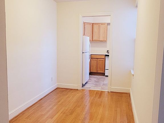 3rd image of 1201 N Courthouse Rd #1