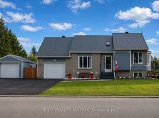51 Marcel St, Russell, ON K0A1W1