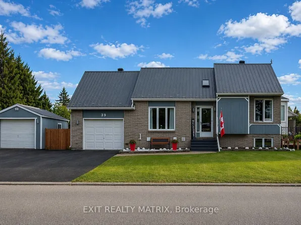 51 Marcel St, Russell, ON K0A 1W1