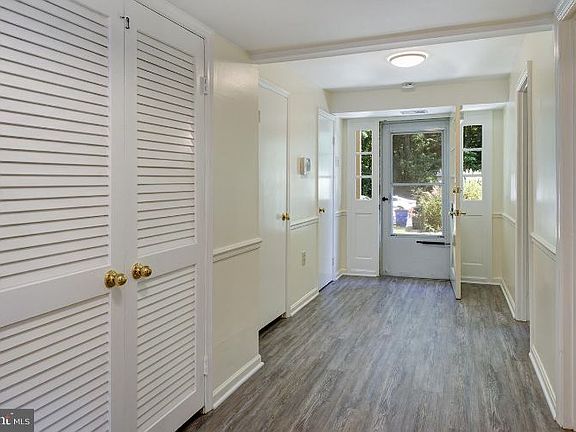 5th image of 8172 Fernlake Ct