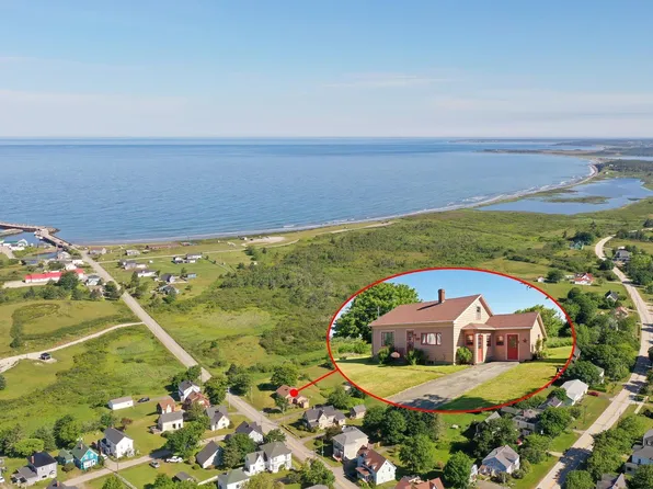3389 Main Shore Rd, Yarmouth, NS B5A 5V7