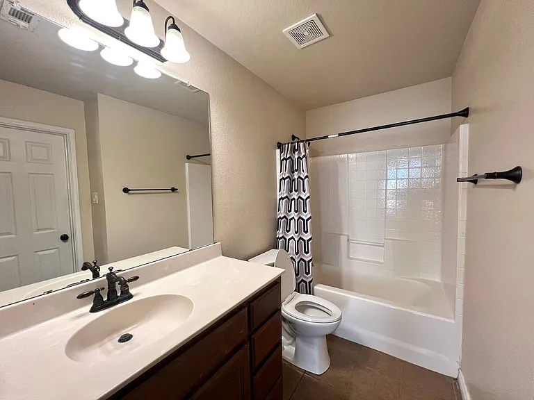 15004 Waters Dr — Photo 16