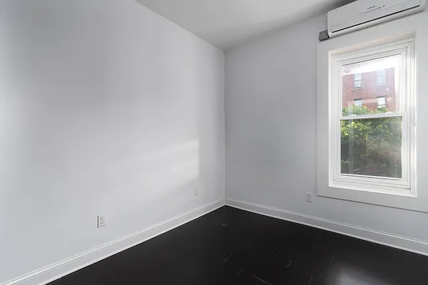 Rented by Imperial Property Advisers | media 17