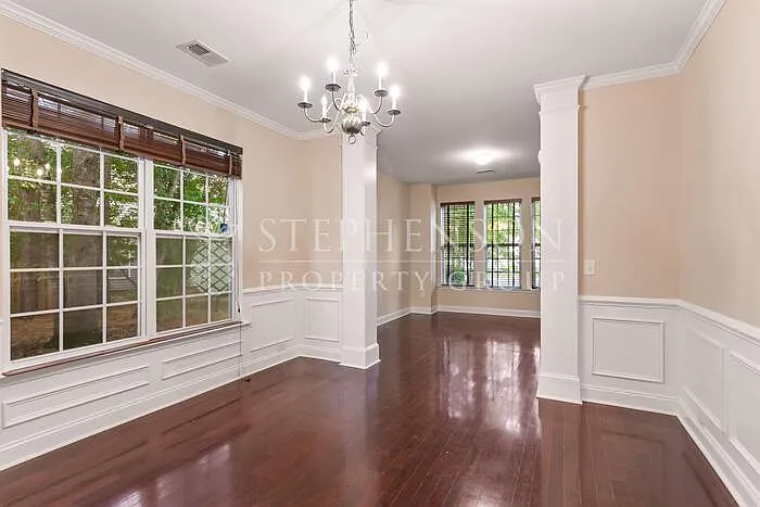 405 Abbeydale Way — Photo 10