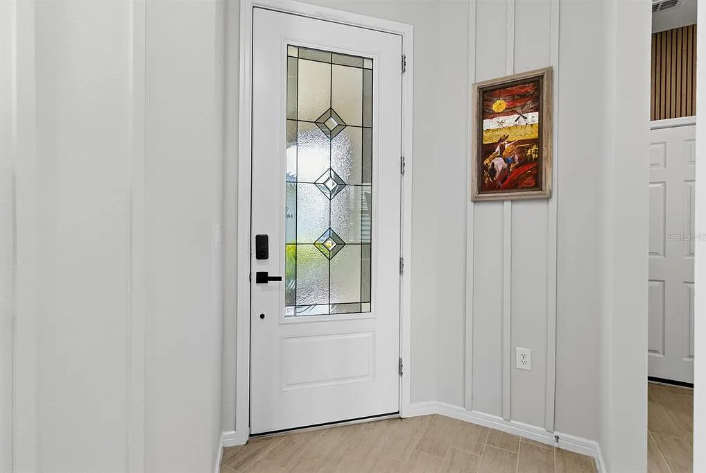 3 bed, 2.0 bath, 1584 sqft, $2,595 — Photo 4