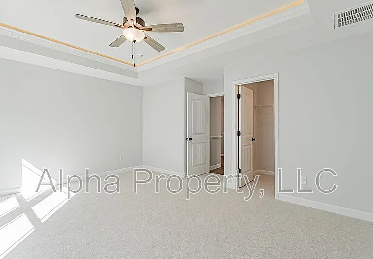 2204 Davenport Ct — Photo 21