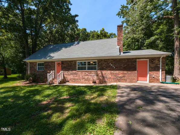 1831 Washington Dr, Hillsborough, NC 27278