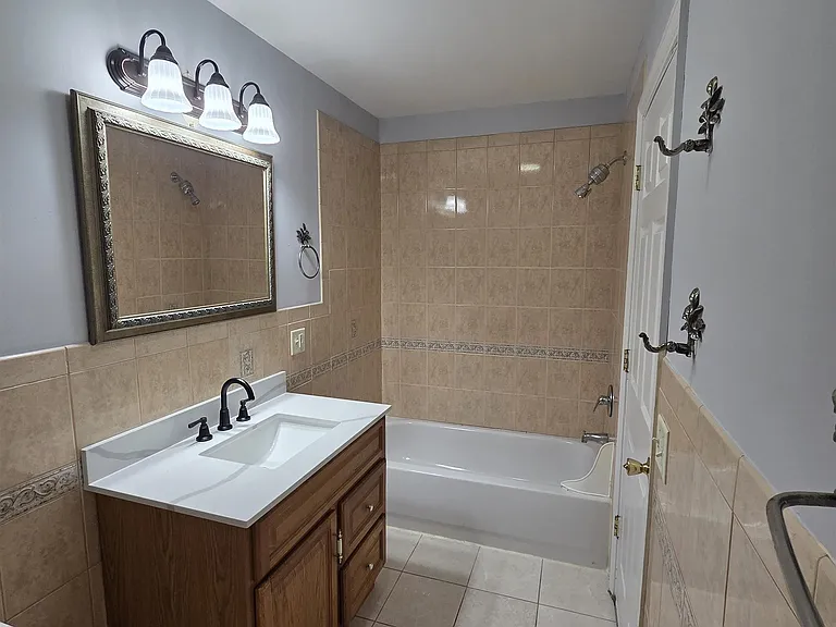 27 Jewett Ave #2 — Photo 9