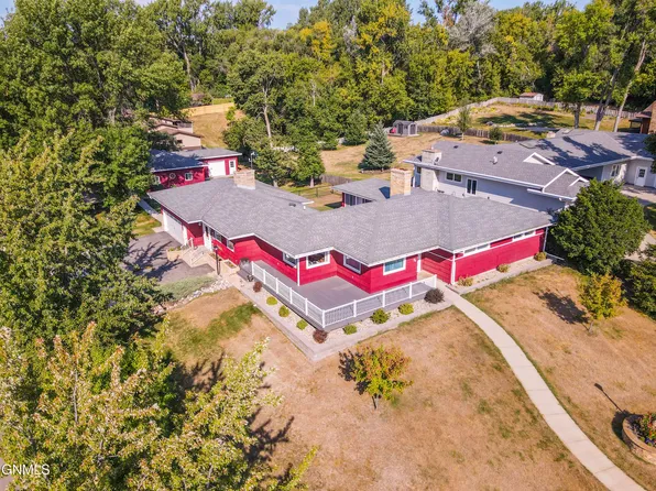 711 5th Ave NW, Valley City, ND 58072
