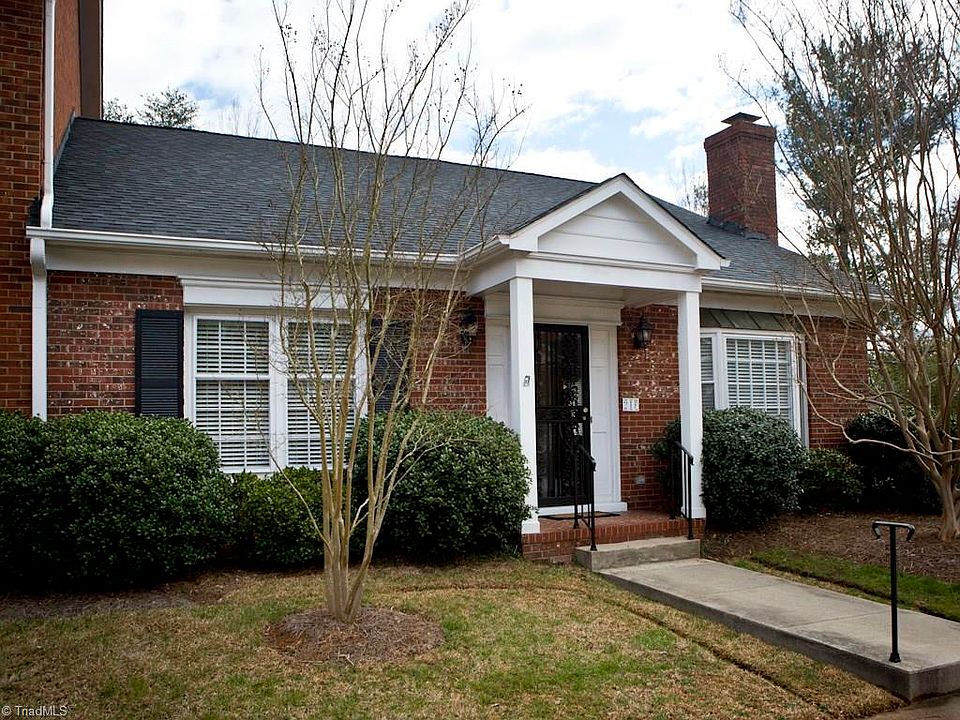 1st image of 21F Fountain Manor Dr