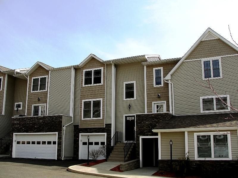 8 Stetson Place