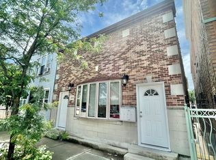 2135 W 19th St #1F, Chicago, IL 60608