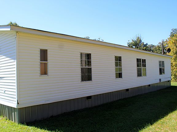 3rd image of 609 Country Club Dr