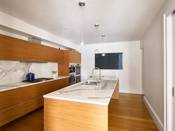 4th image of 470 Broome St Penthouse S