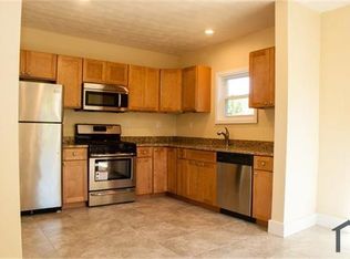 11 Barrows St FLOOR 2, Middleboro, MA 02346