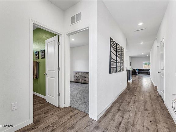 5th image of 966 Kathryn Ct