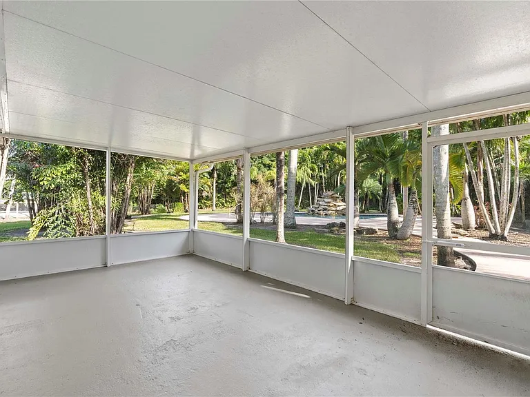 16900 SW 62nd St — Photo 35