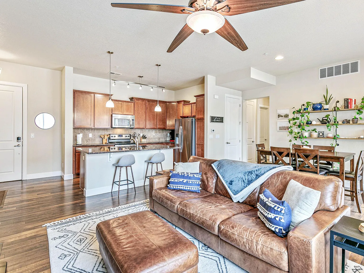 305 Inverness Way S — Photo 1