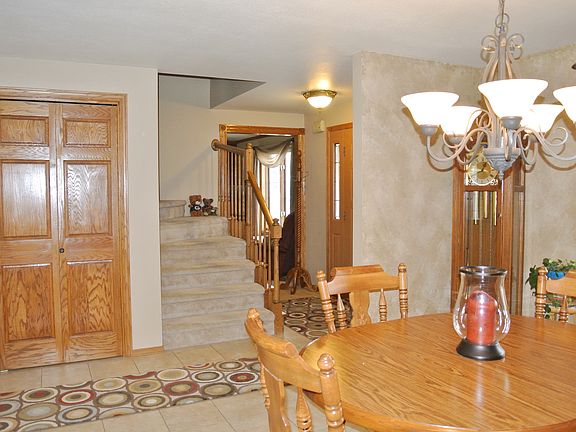 2nd image of 2515 Oakwood Dr