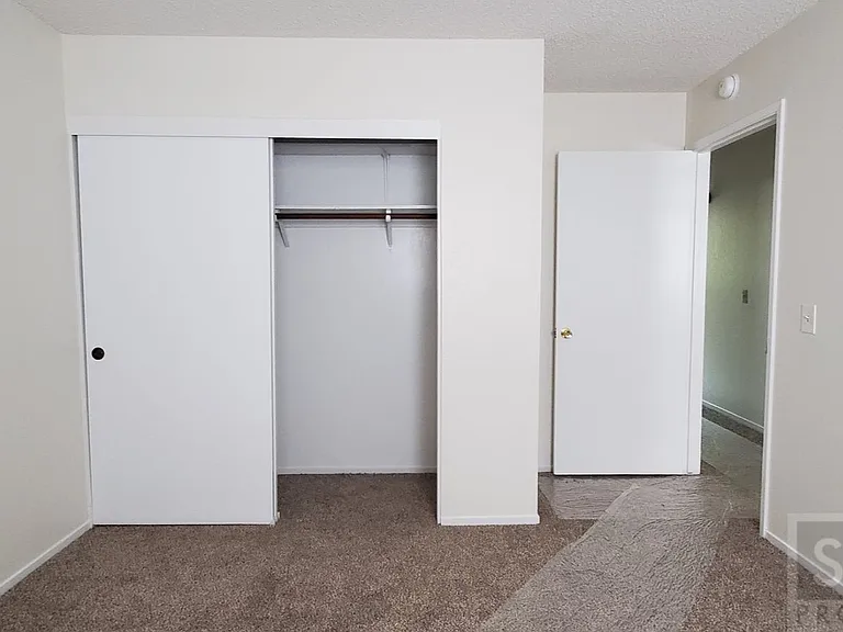 812 Emerald Ct — Photo 18