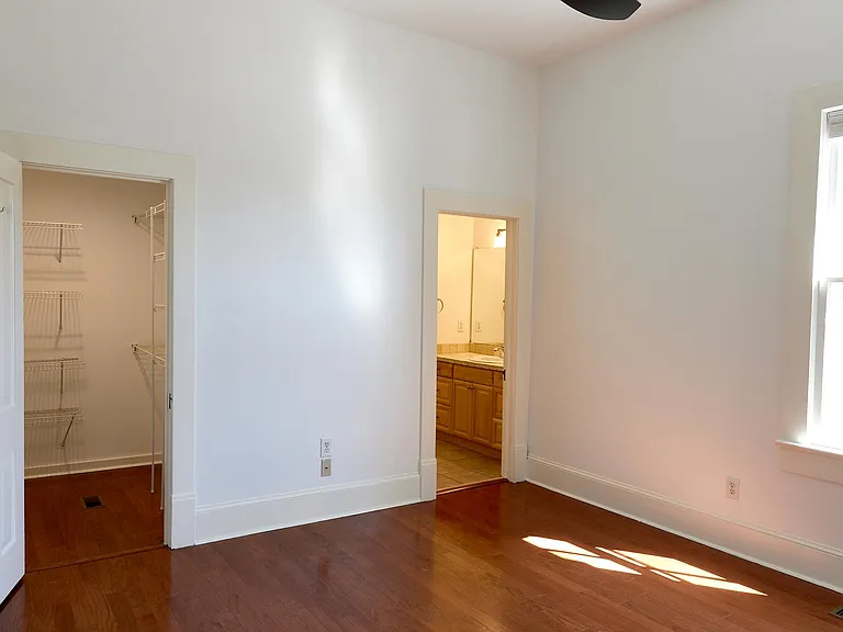 744 Highland Ave NE — Photo 9
