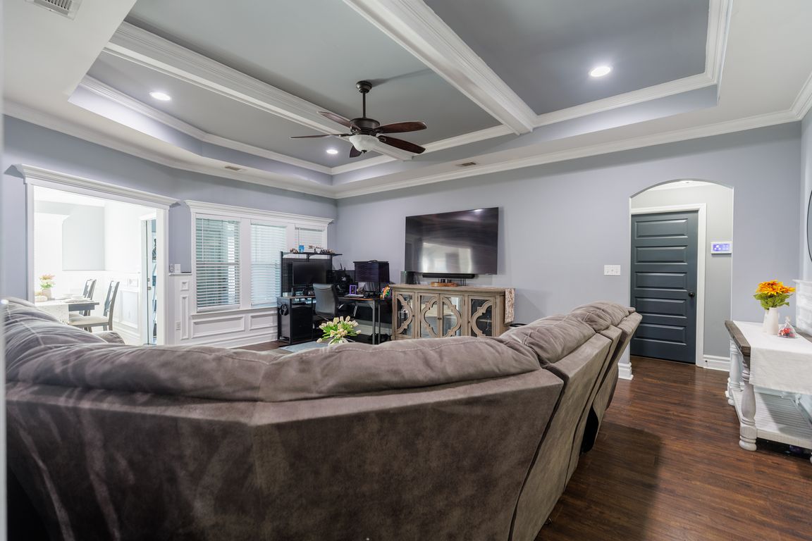 next background image