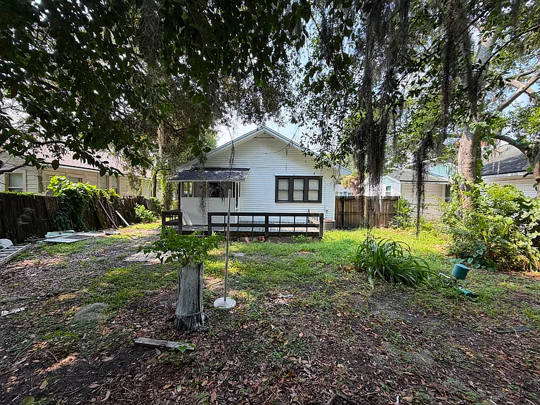 623 Ivy St — Photo 1