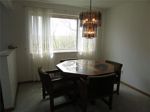 5th image of 14244 Roberta Dr
