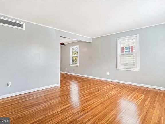 4th image of 3218 Dallas Dr