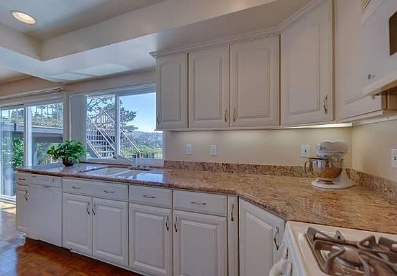 3rd image of 1022 E Calle Ruiz